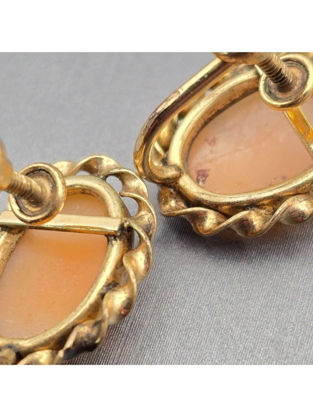 Vintage Cameo Earrings 12K Gold Filled Shell AMCO Mid Century Screw Back - Picture 8 of 9